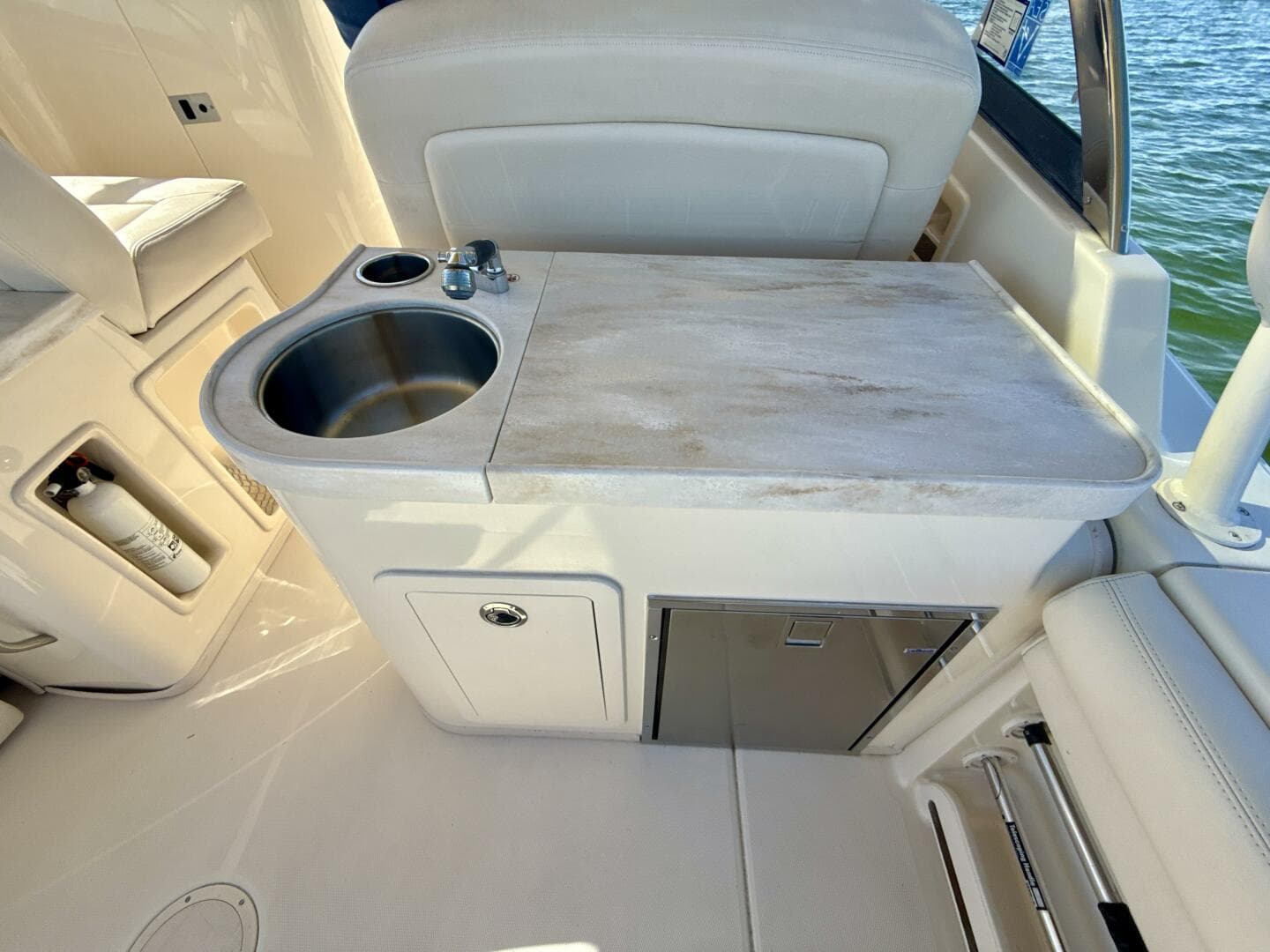 2016 Grady-White 307 Freedom — photo 13