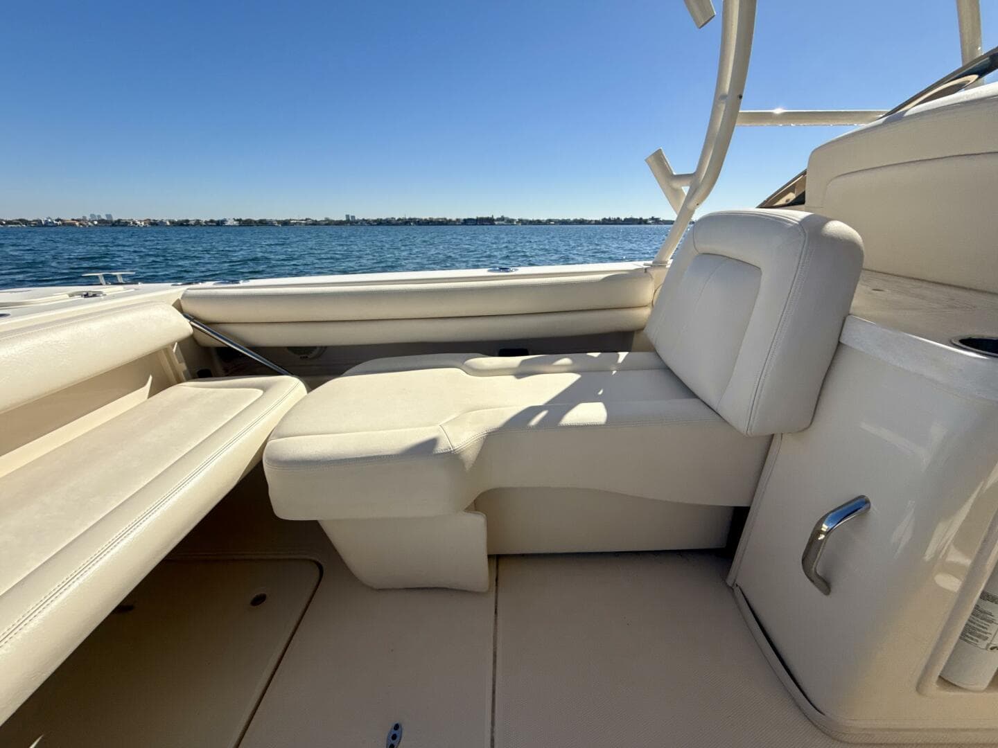 2016 Grady-White 307 Freedom — photo 10