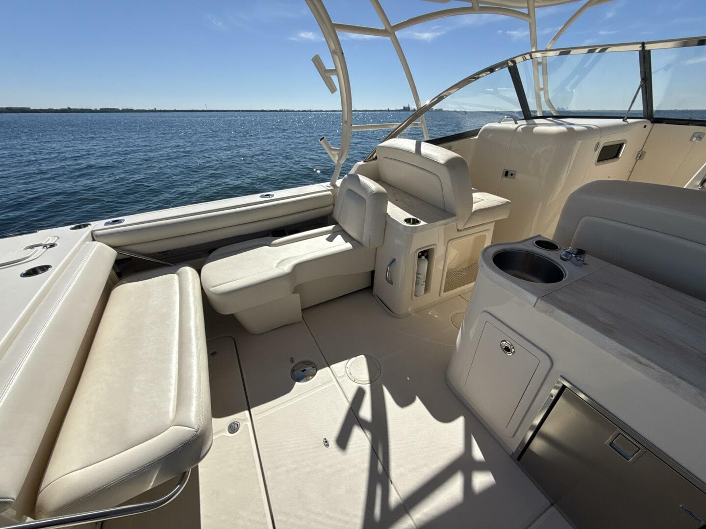 2016 Grady-White 307 Freedom — photo 11