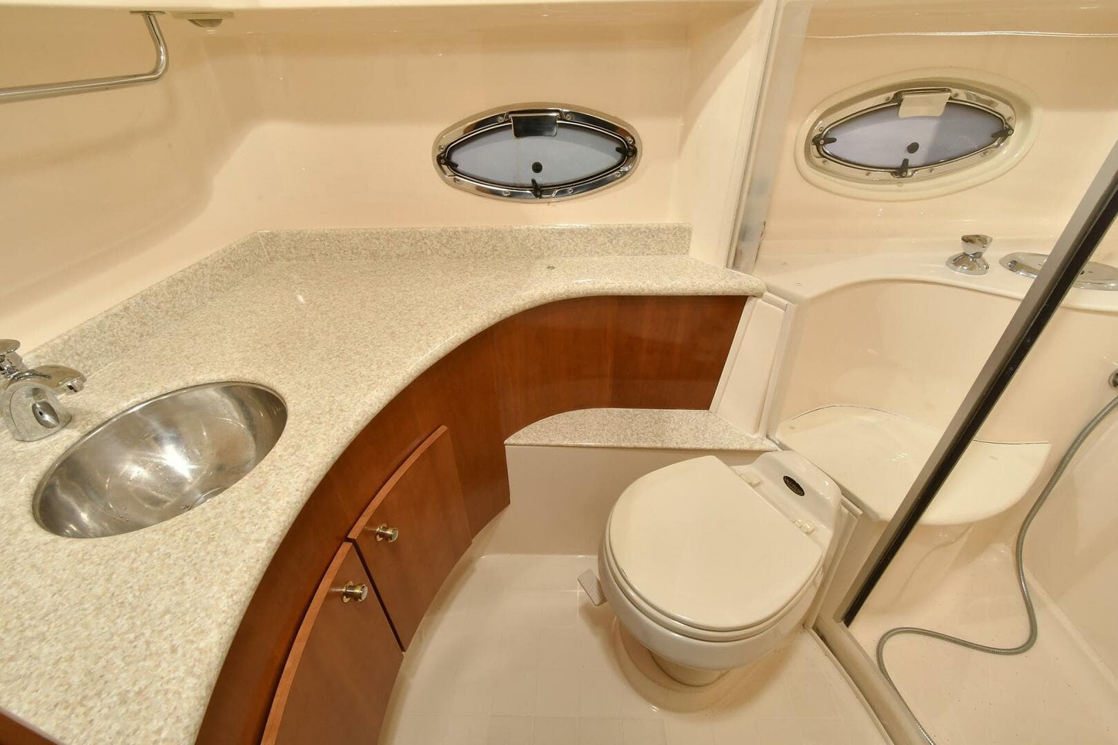 2001 Carver 466 — photo 33