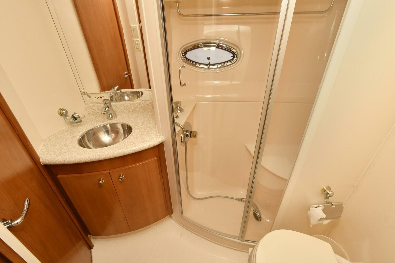 2001 Carver 466 — photo 37