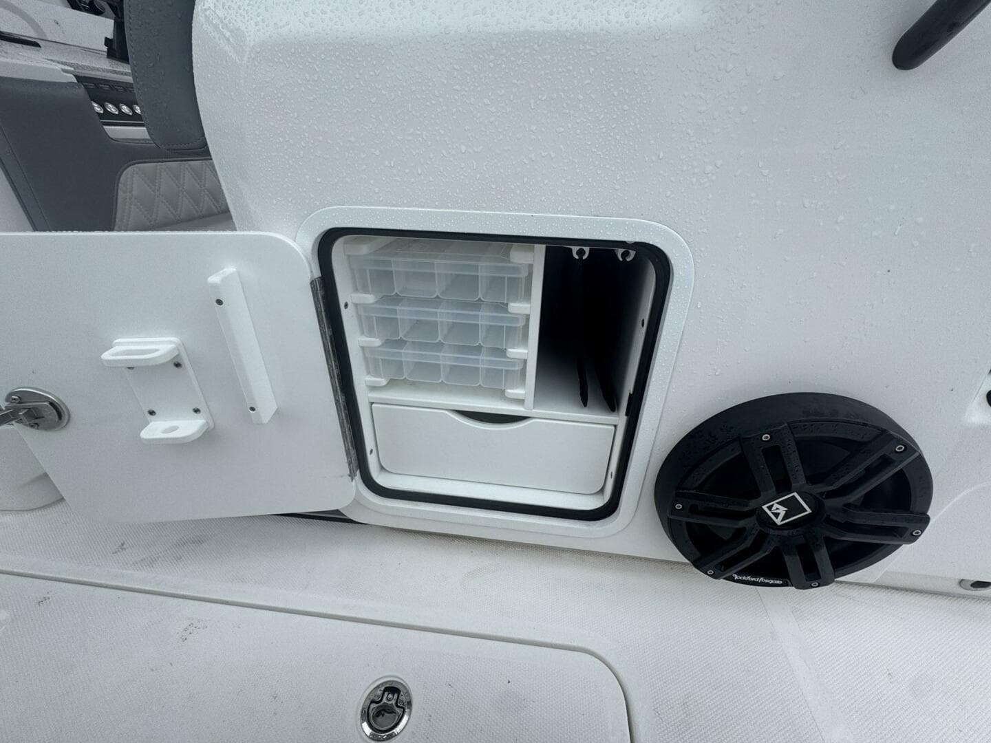 2025 Invincible 35 Catamaran — photo 8