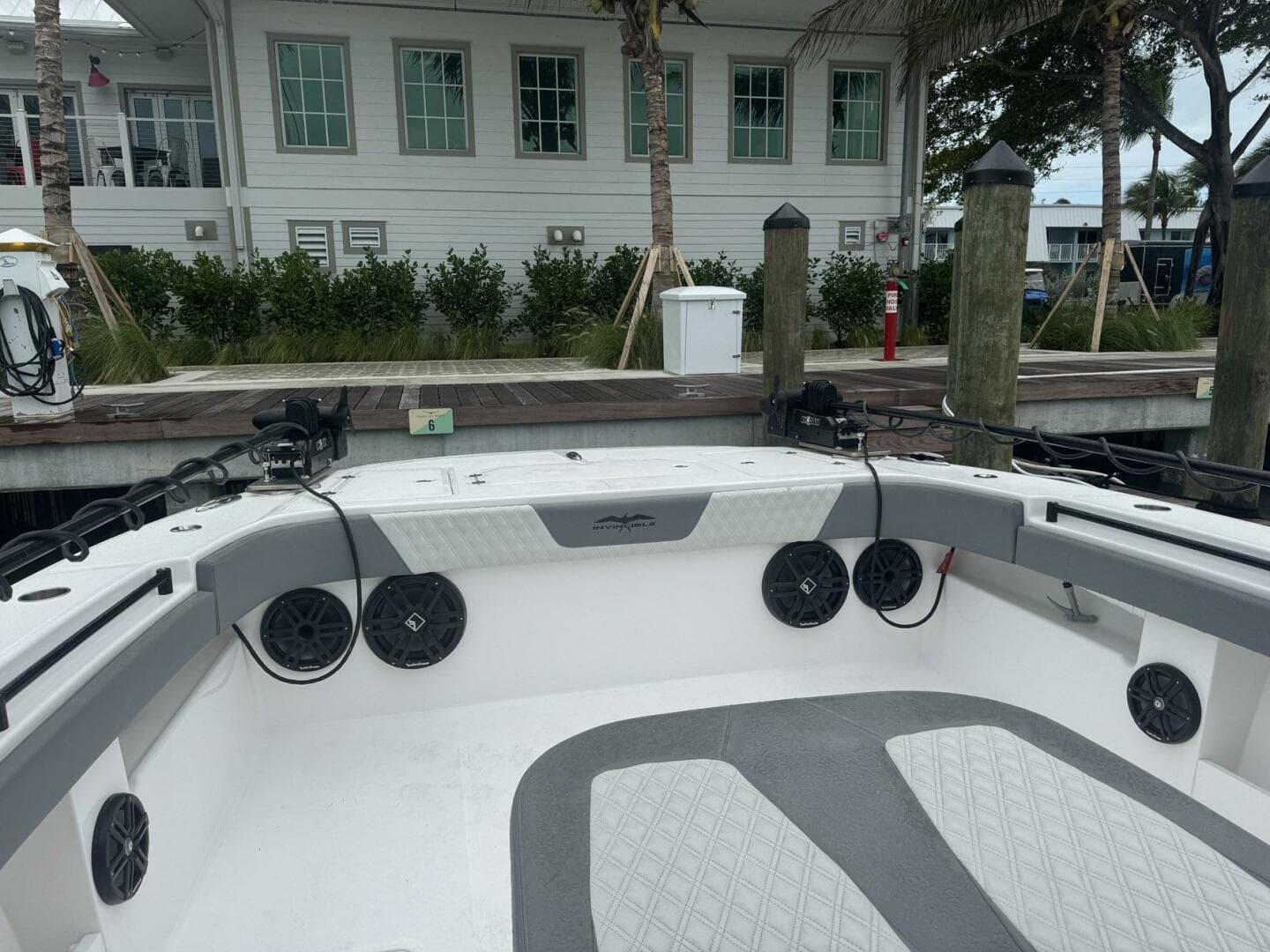 2025 Invincible 35 Catamaran — photo 3