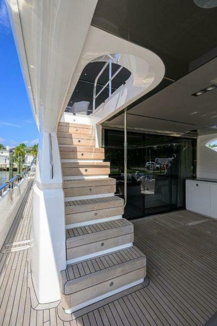 2020 Princess Y78 — photo 9