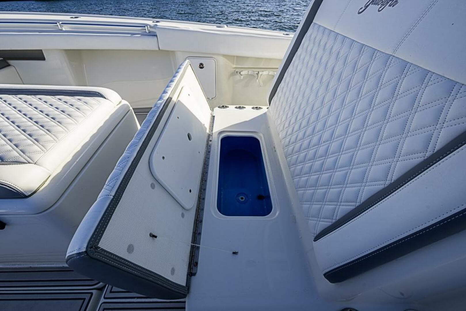 2011 Yellowfin 39 Offshore — photo 9