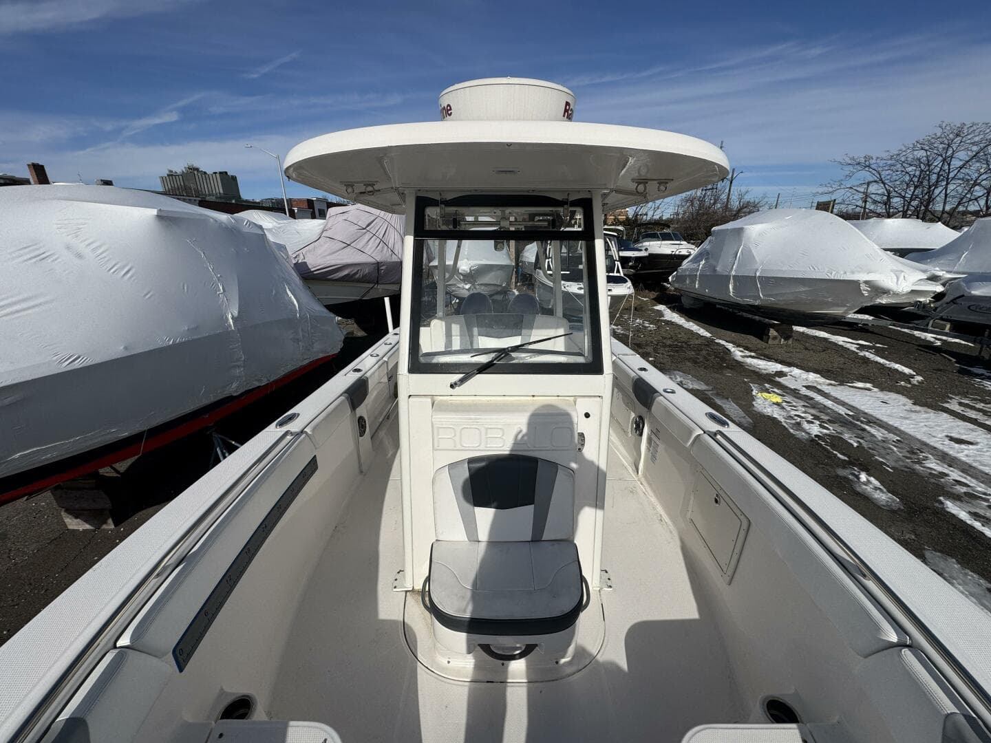 2020 Robalo R272 — photo 9