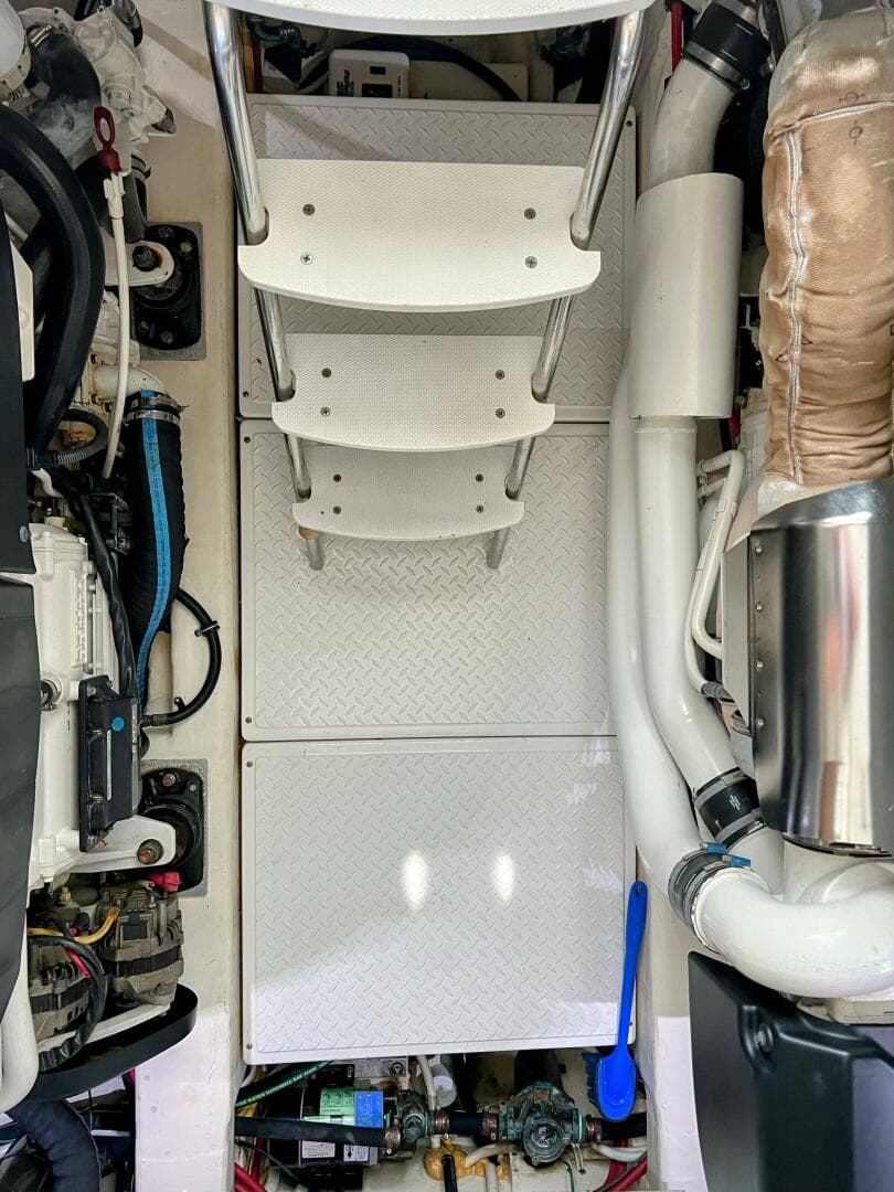 2014 Tiara Yachts 50 Coupe — photo 36