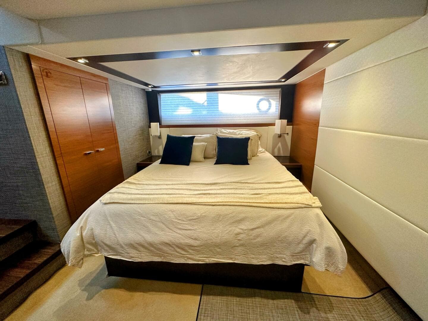 2014 Tiara Yachts 50 Coupe — photo 30