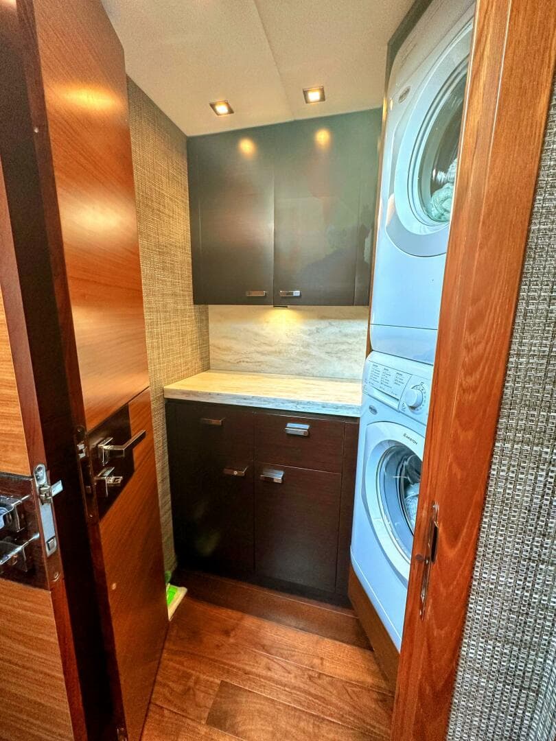 2014 Tiara Yachts 50 Coupe — photo 27