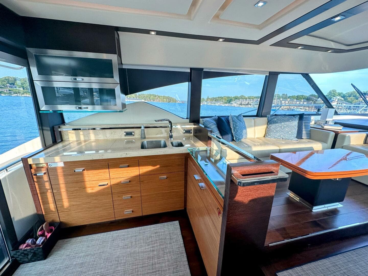 2014 Tiara Yachts 50 Coupe — photo 21