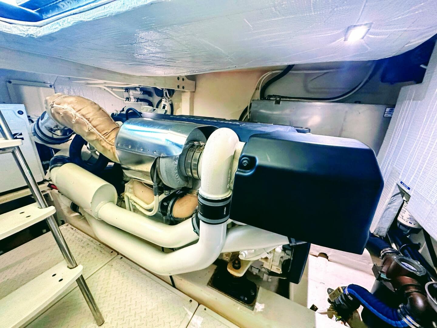 2014 Tiara Yachts 50 Coupe — photo 40