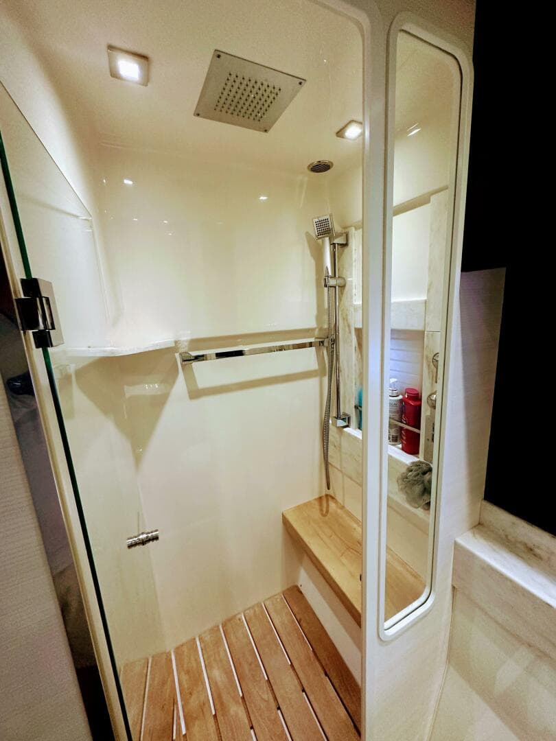 2014 Tiara Yachts 50 Coupe — photo 33