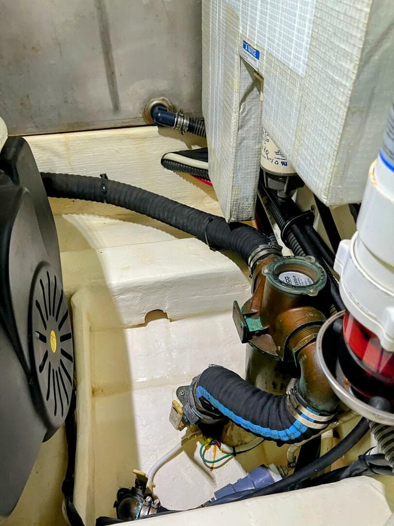 2014 Tiara Yachts 50 Coupe — photo 37