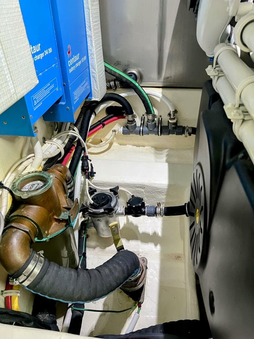 2014 Tiara Yachts 50 Coupe — photo 38