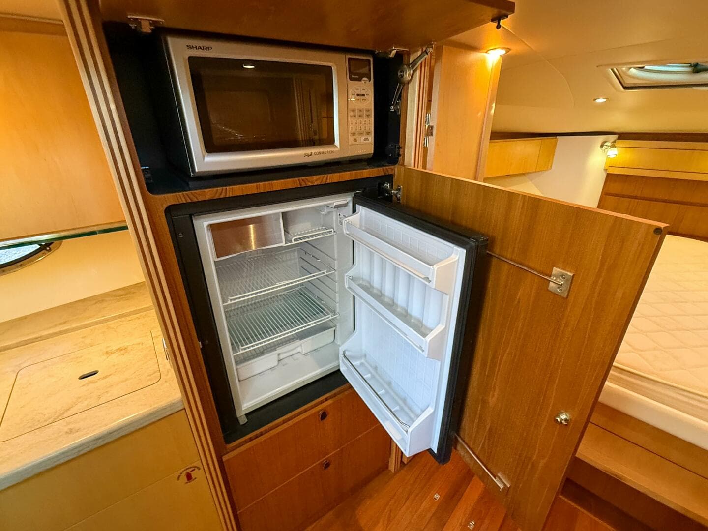 2013 Tiara Yachts 3600 Coronet — photo 33