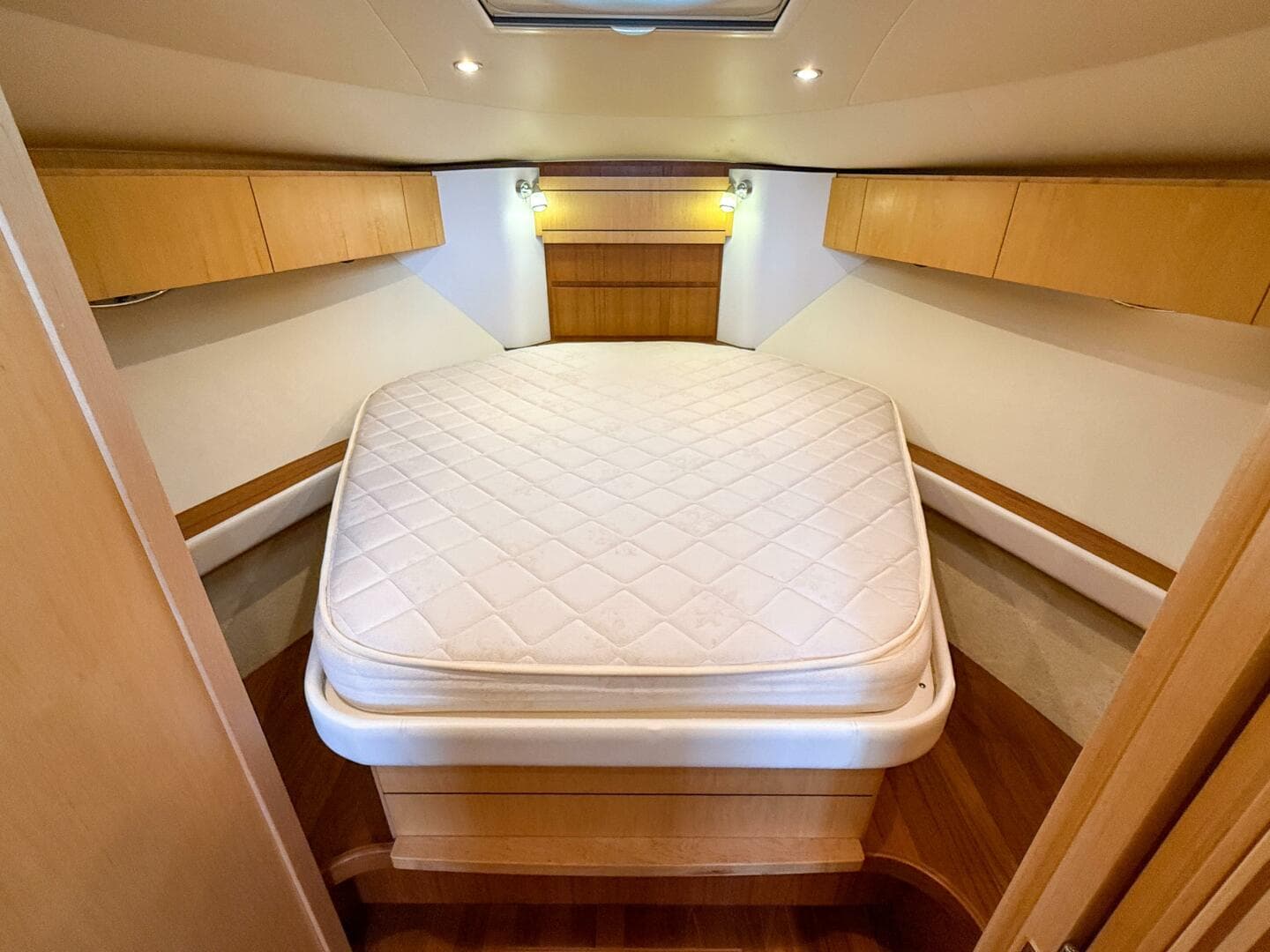 2013 Tiara Yachts 3600 Coronet — photo 26