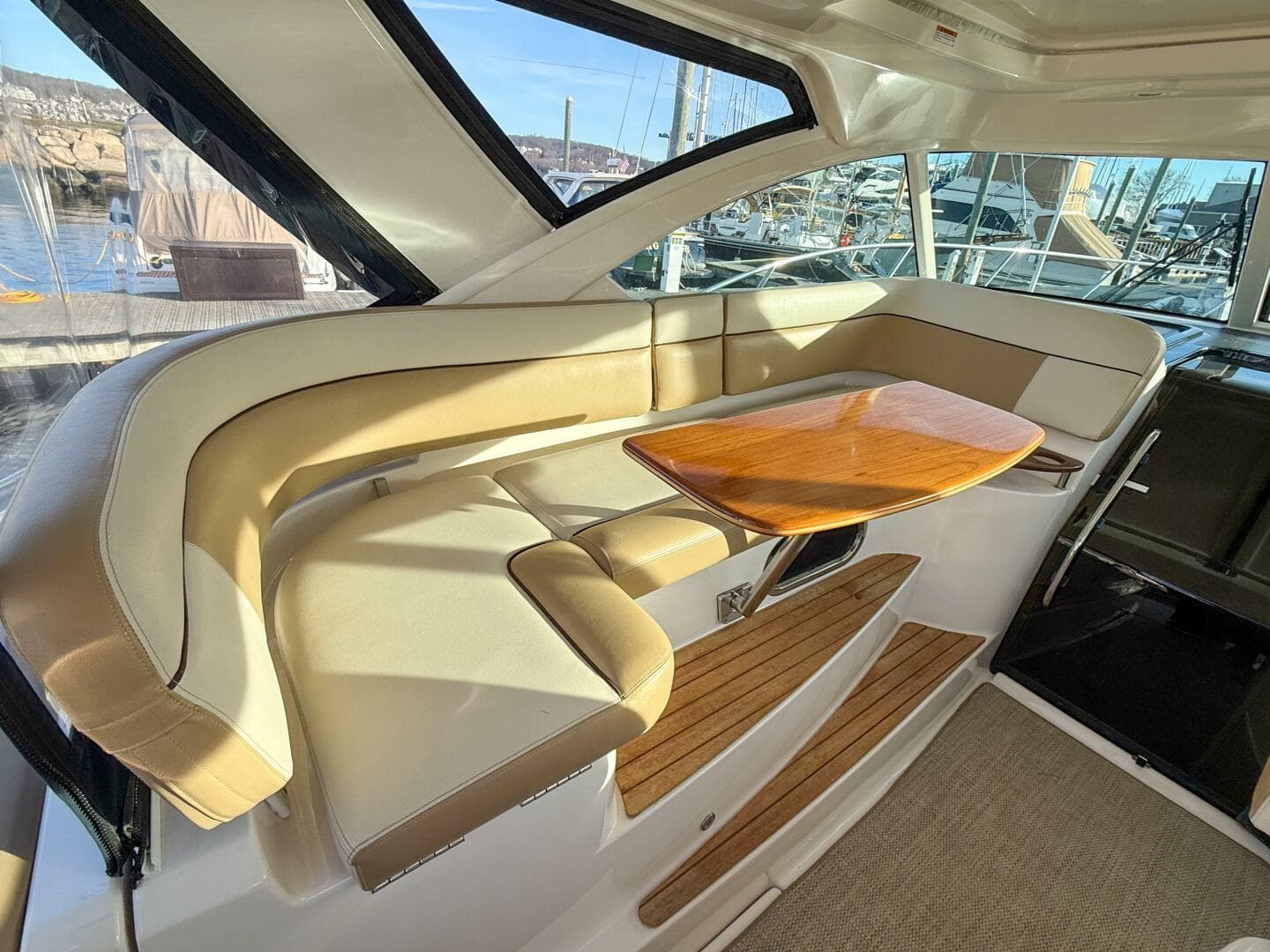 2013 Tiara Yachts 3600 Coronet — photo 11