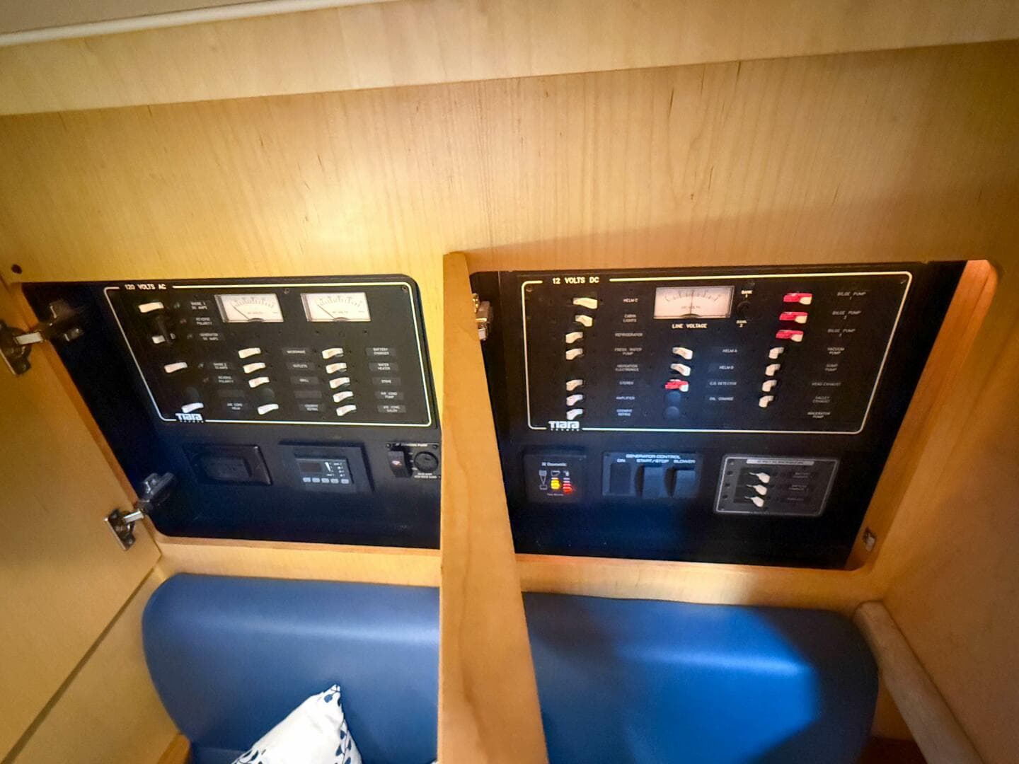 2013 Tiara Yachts 3600 Coronet — photo 50