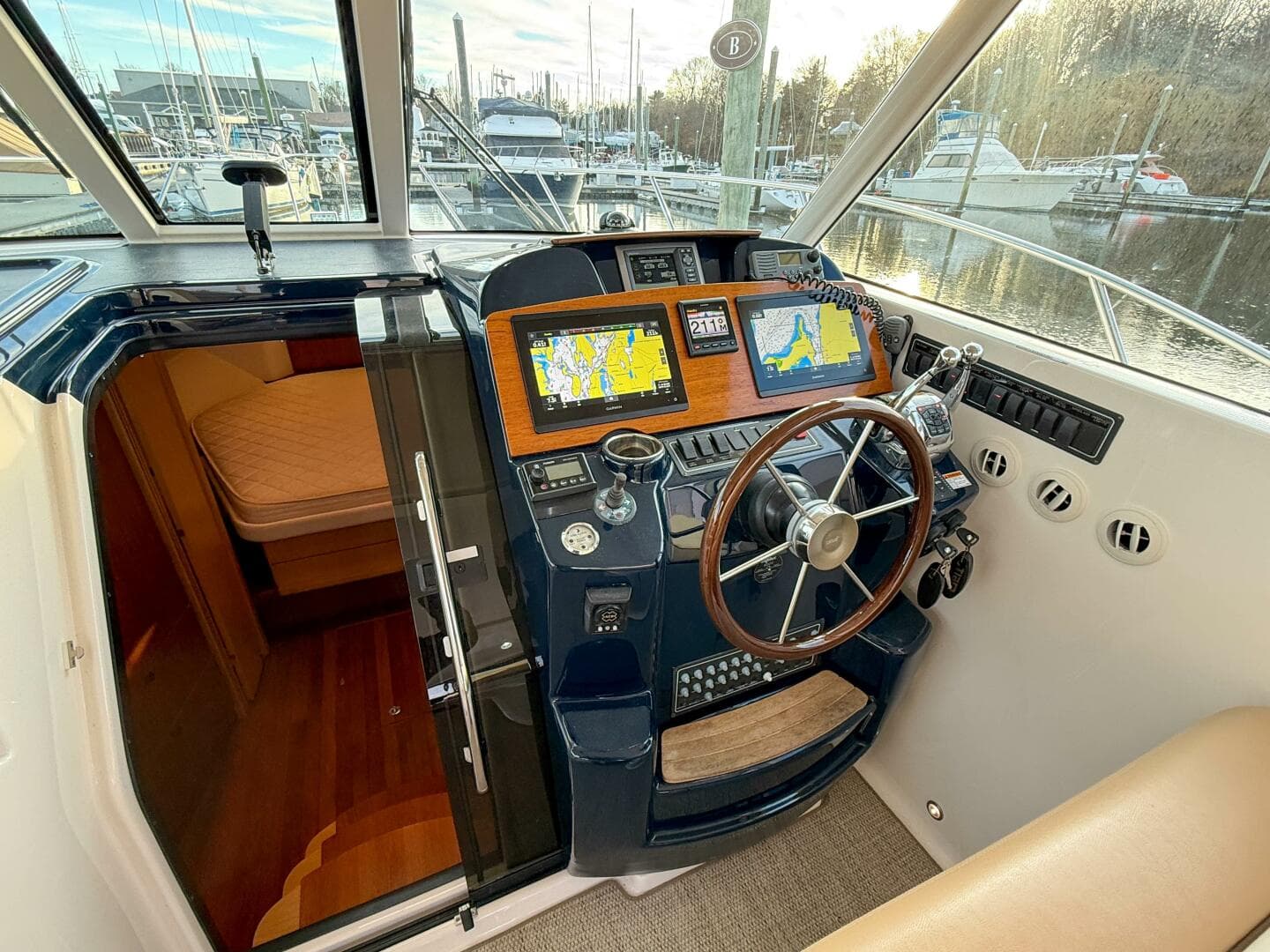 2013 Tiara Yachts 3600 Coronet — photo 20