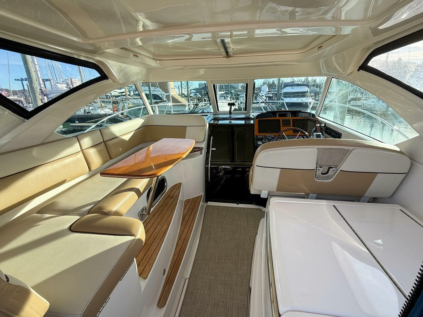2013 Tiara Yachts 3600 Coronet — photo 10