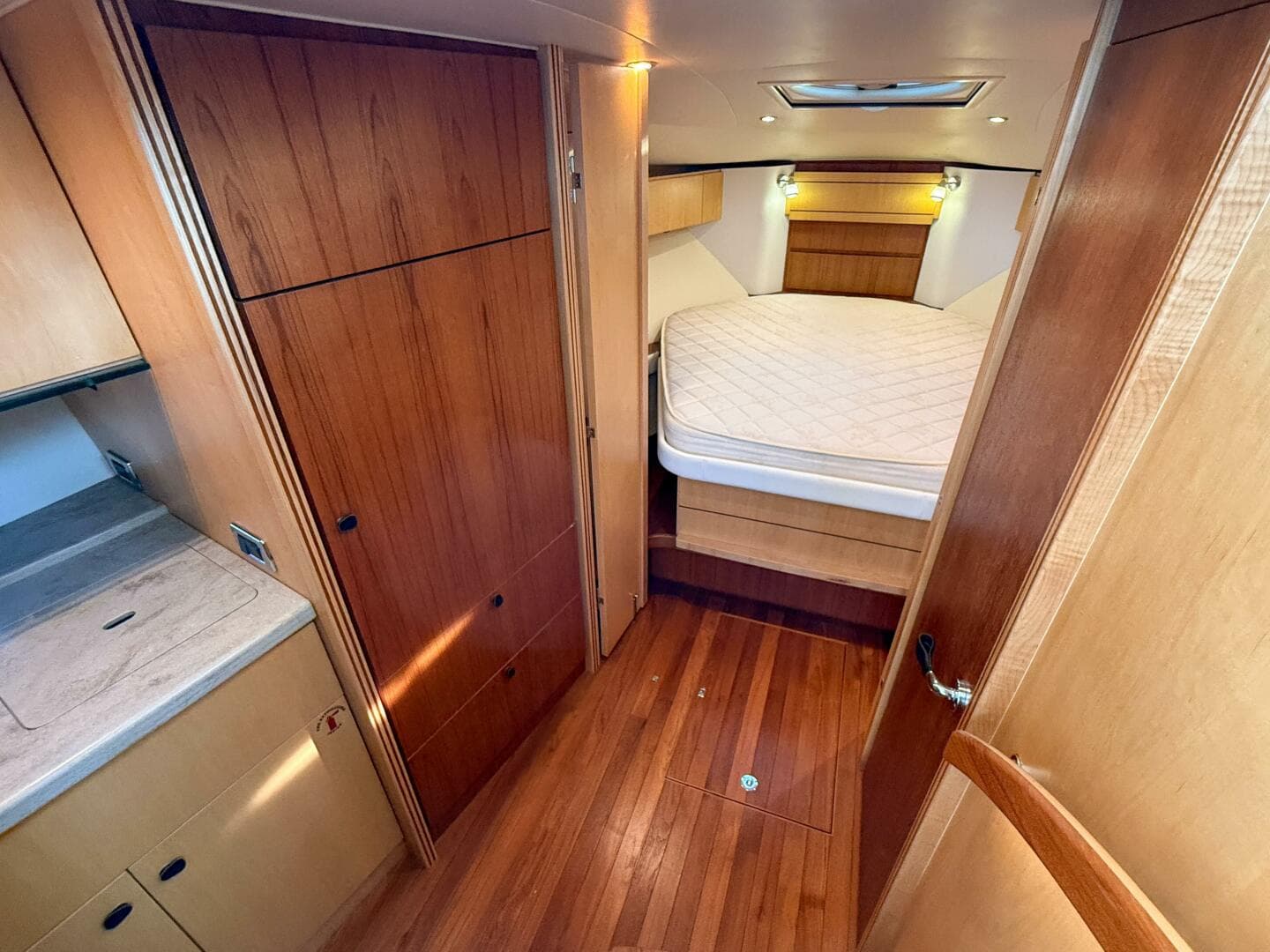 2013 Tiara Yachts 3600 Coronet — photo 25