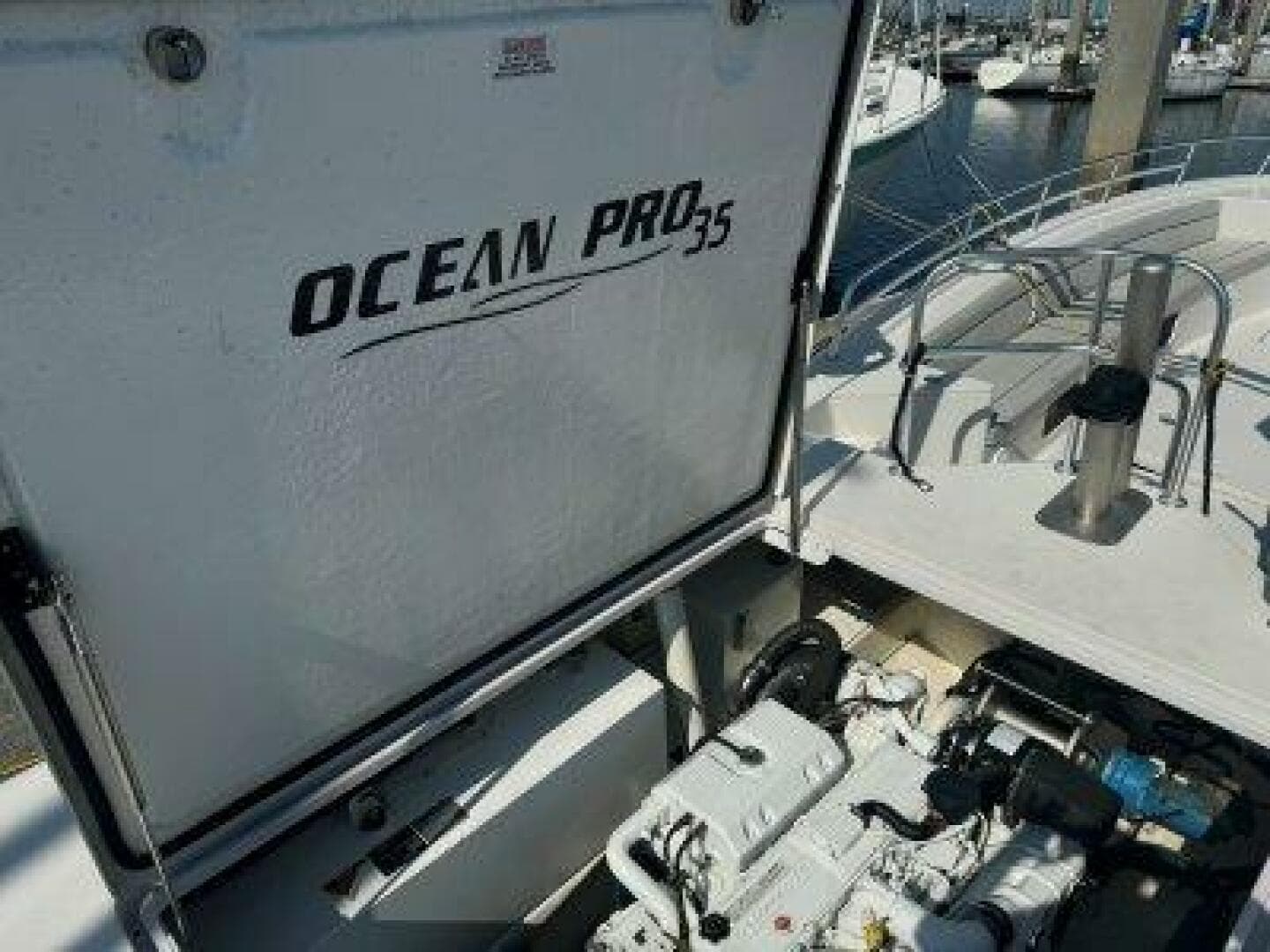 2019 Oceanpro 35 — photo 11