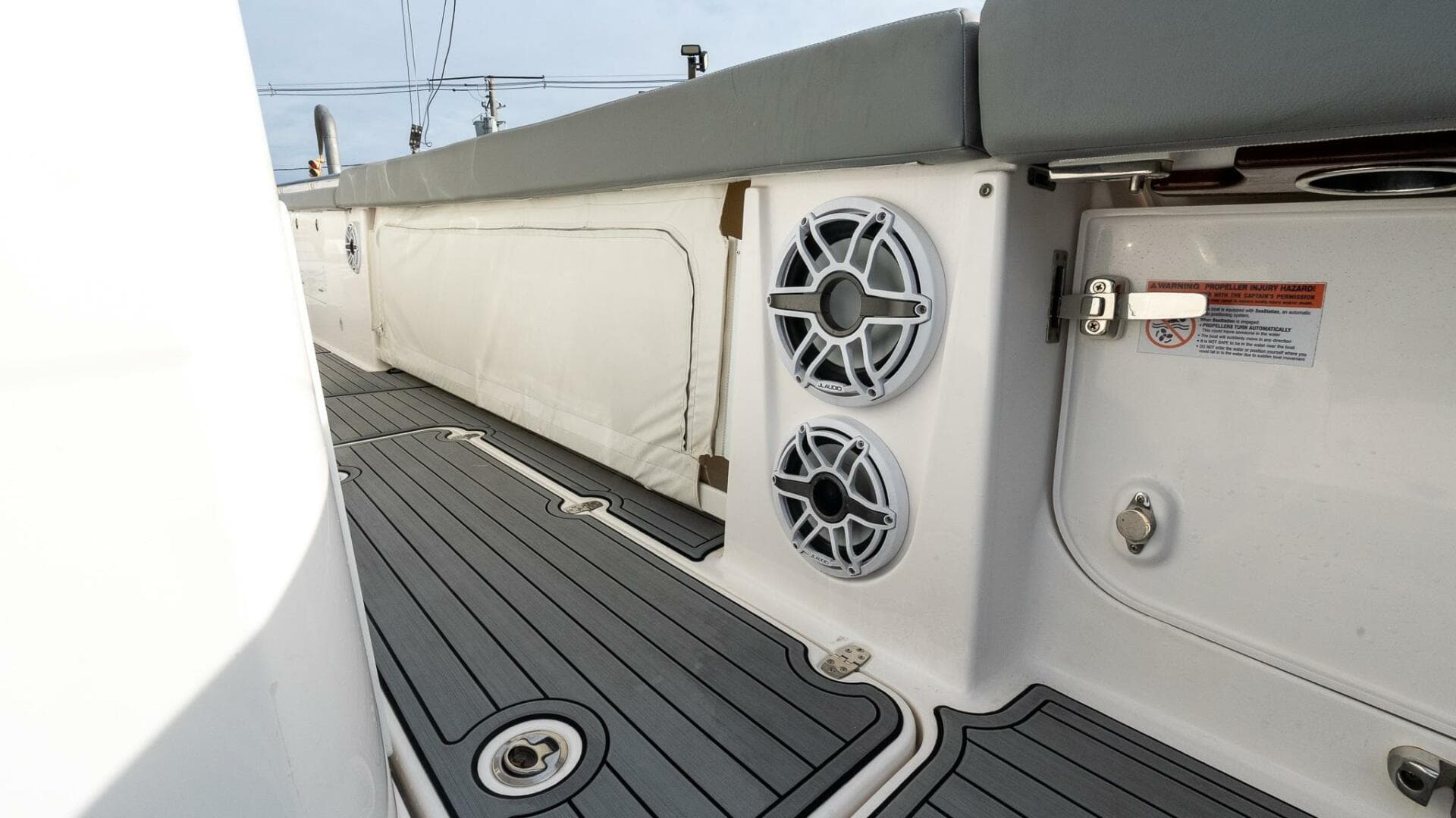 2023 Everglades 455 Center Console — photo 13