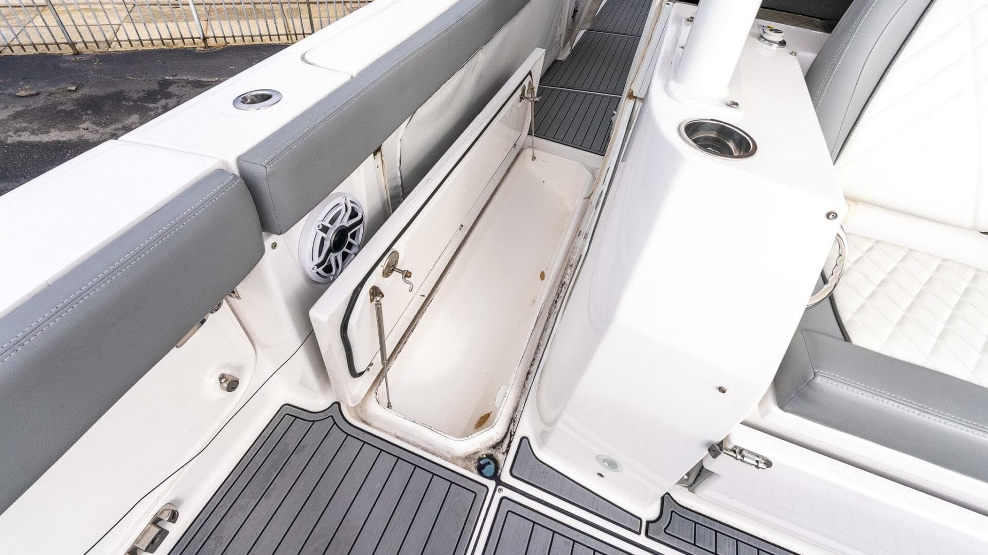 2023 Everglades 455 Center Console — photo 35