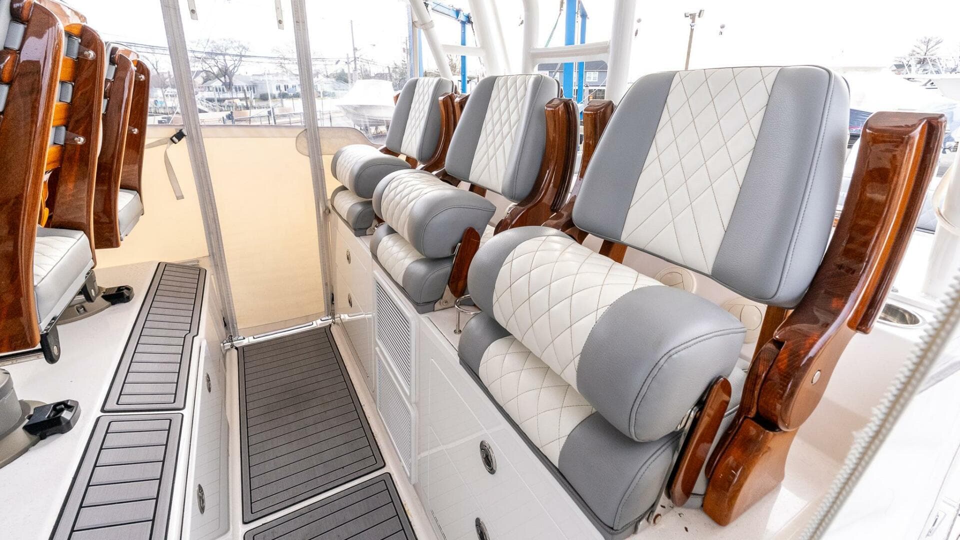 2023 Everglades 455 Center Console — photo 22
