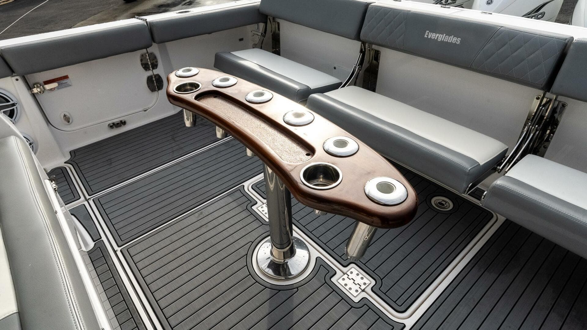 2023 Everglades 455 Center Console — photo 12