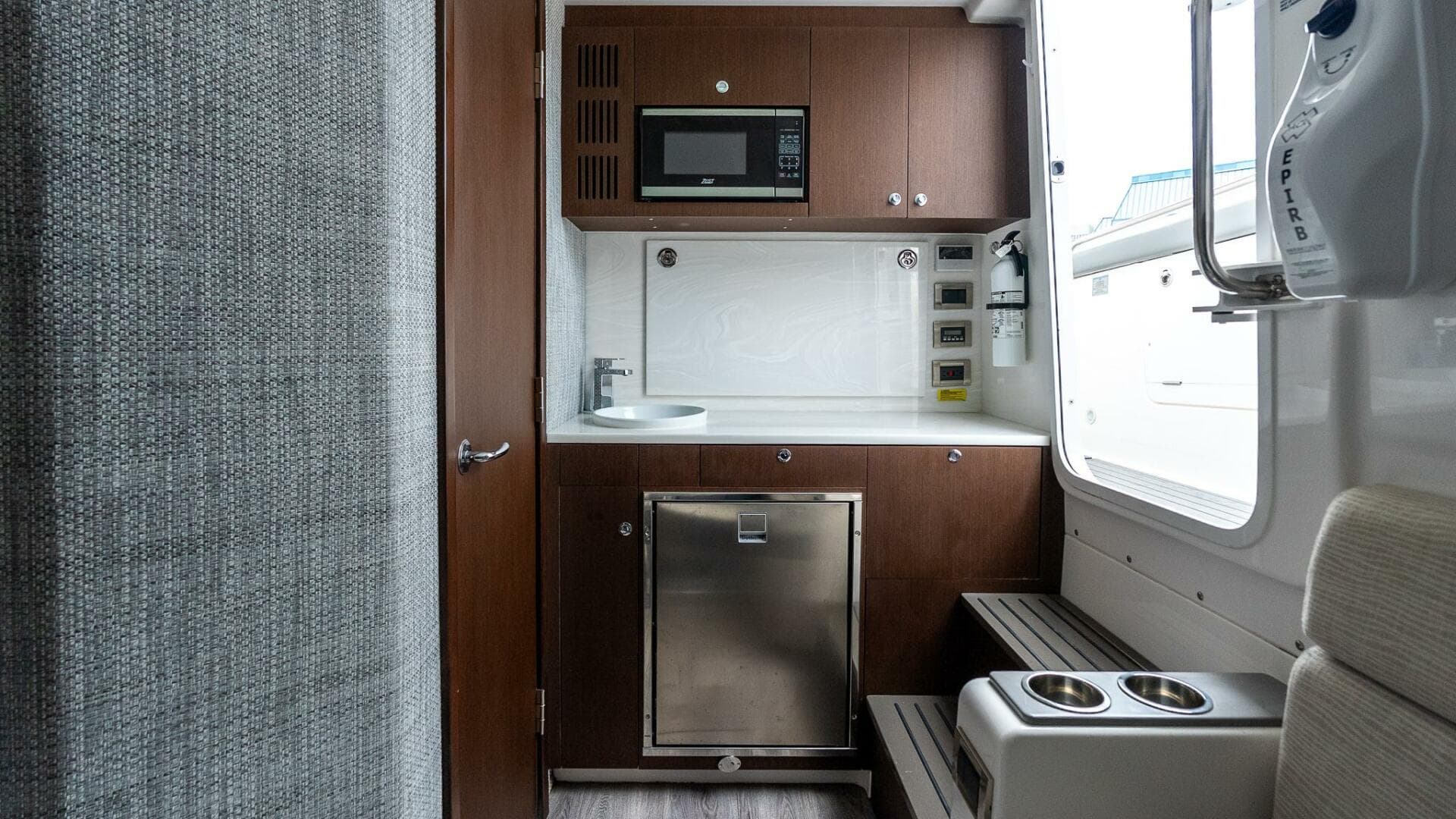 2023 Everglades 455 Center Console — photo 33