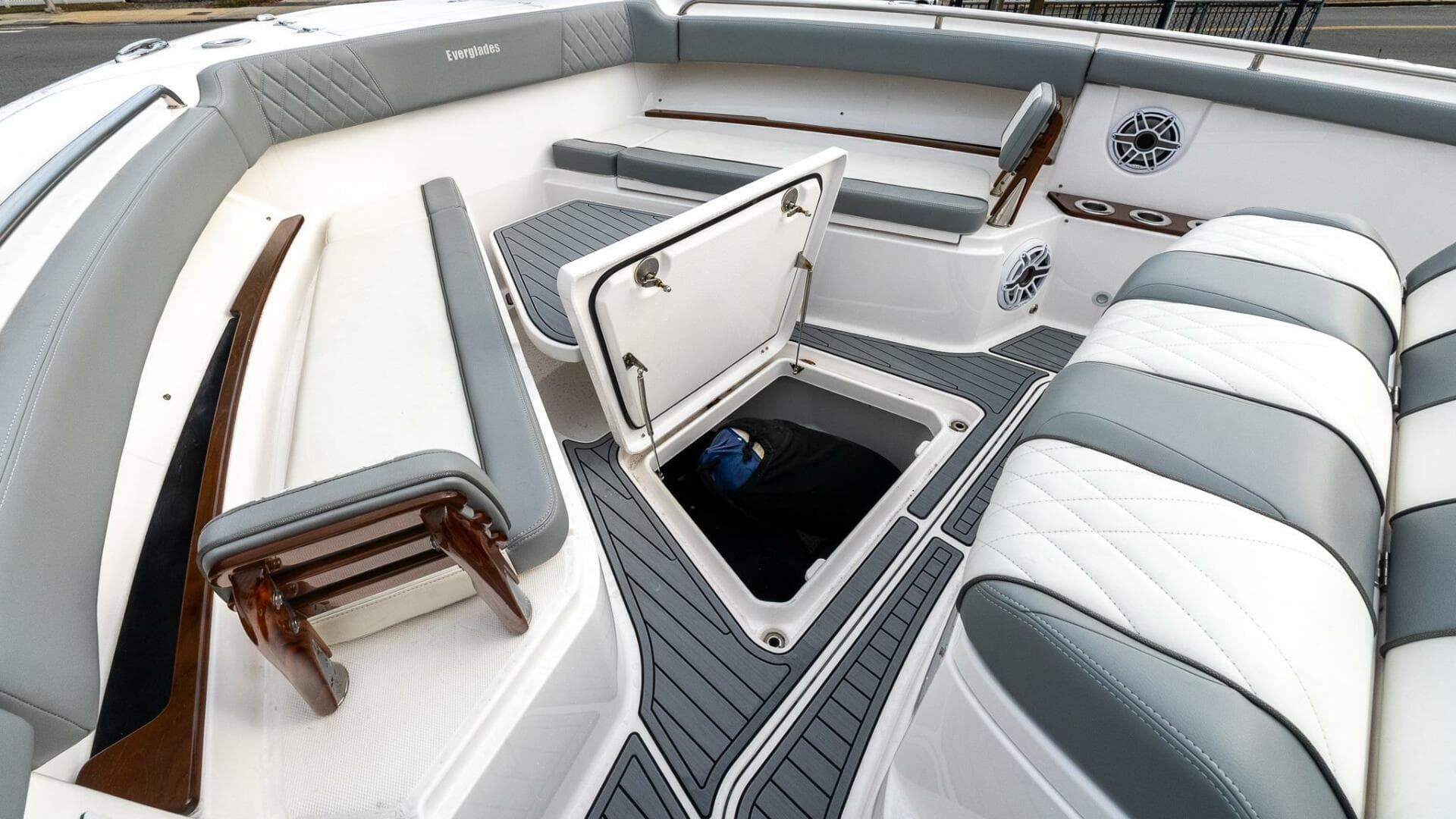 2023 Everglades 455 Center Console — photo 46