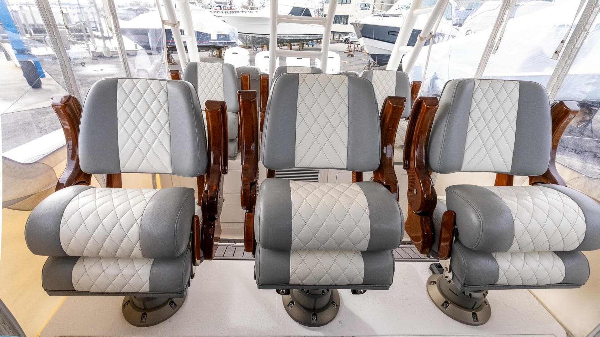 2023 Everglades 455 Center Console — photo 23