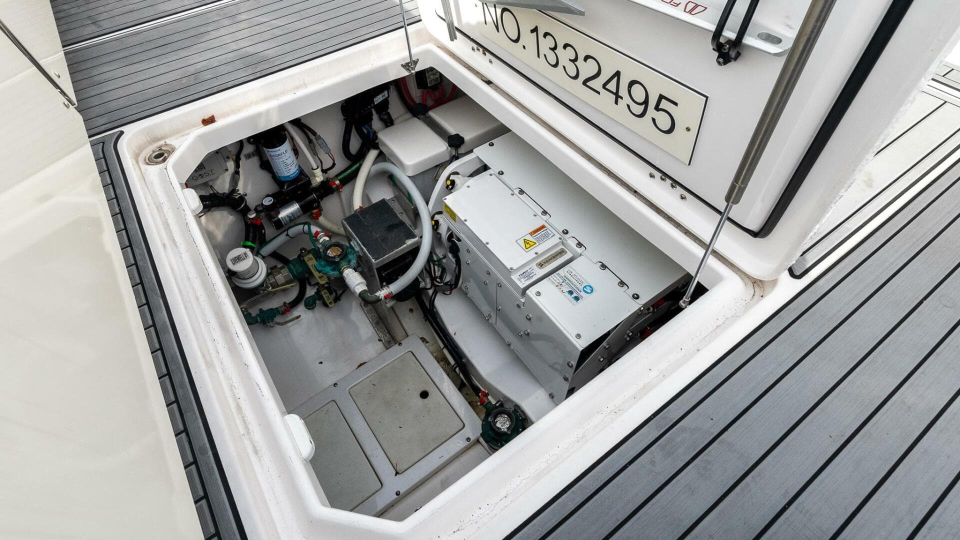 2023 Everglades 455 Center Console — photo 14