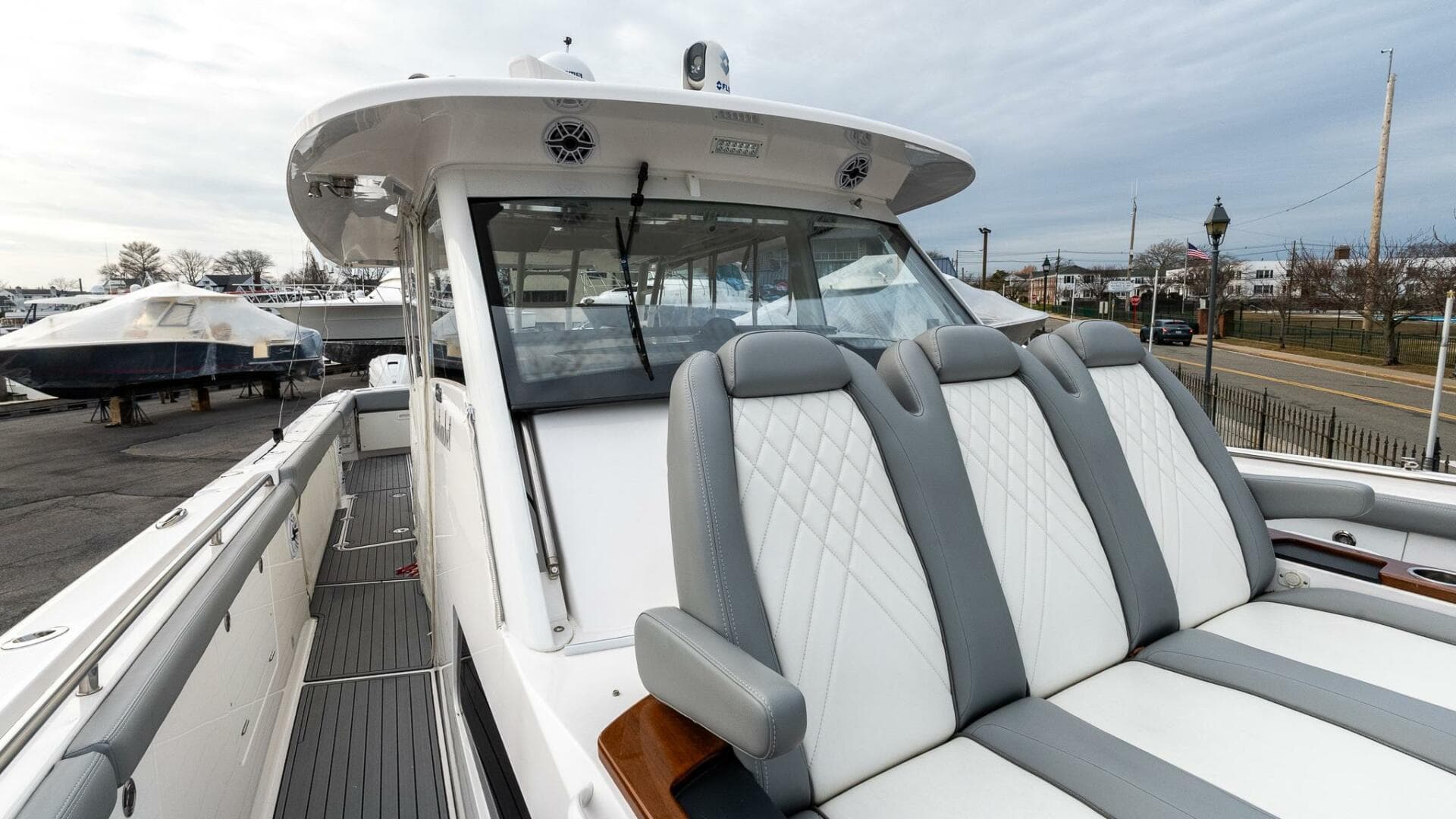 2023 Everglades 455 Center Console — photo 39