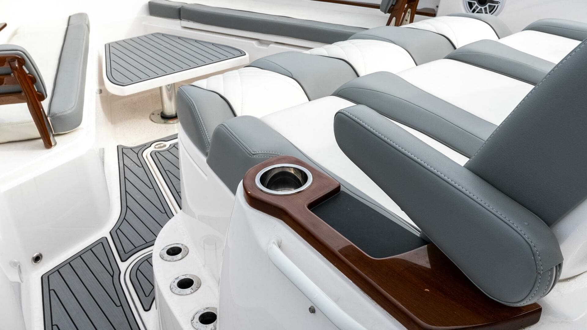 2023 Everglades 455 Center Console — photo 41