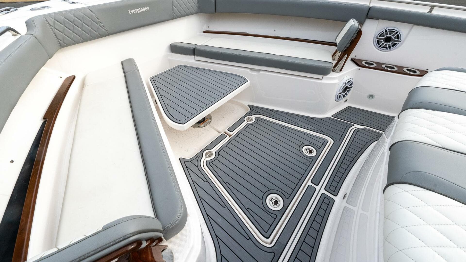 2023 Everglades 455 Center Console — photo 45
