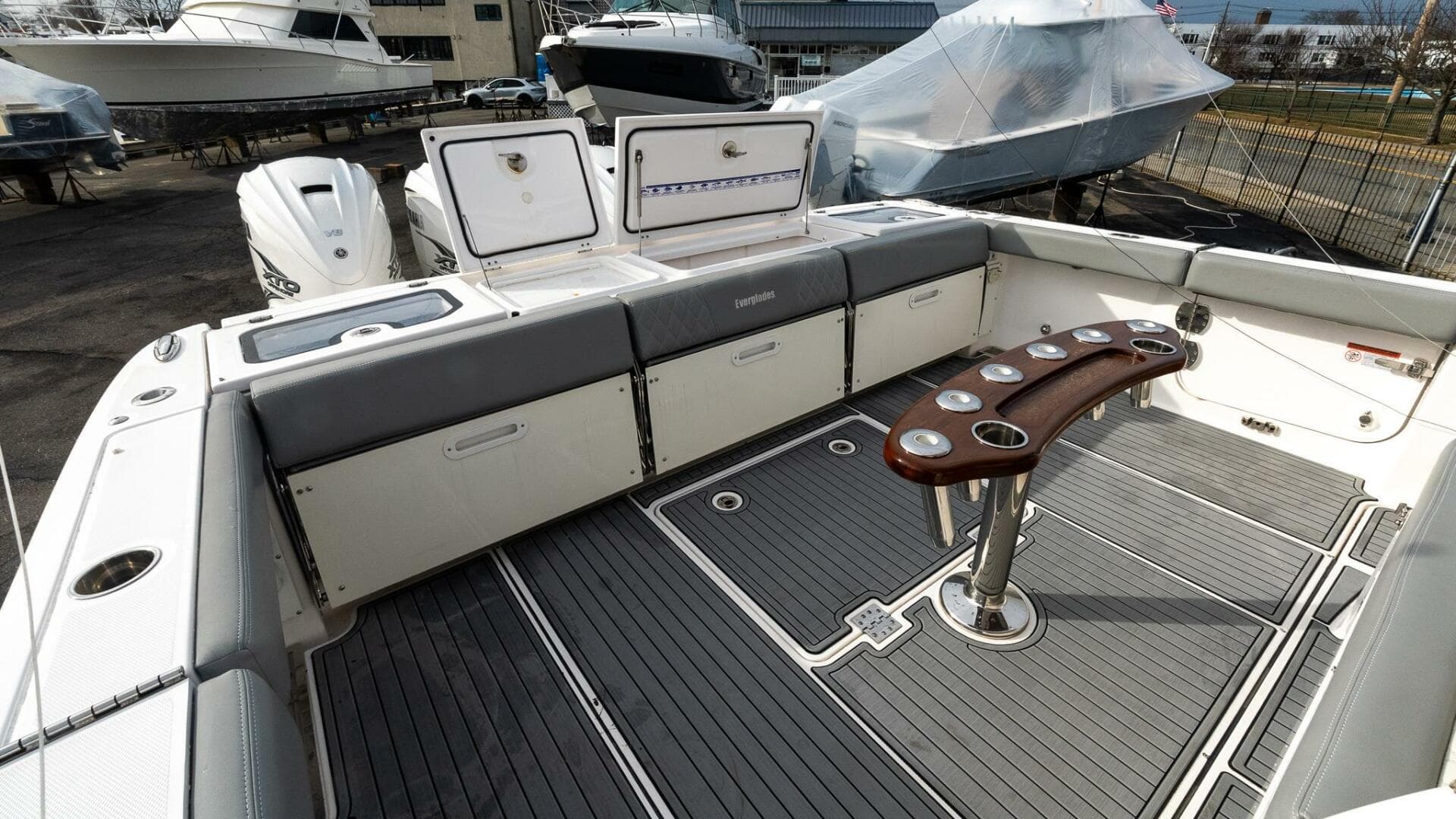 2023 Everglades 455 Center Console — photo 7