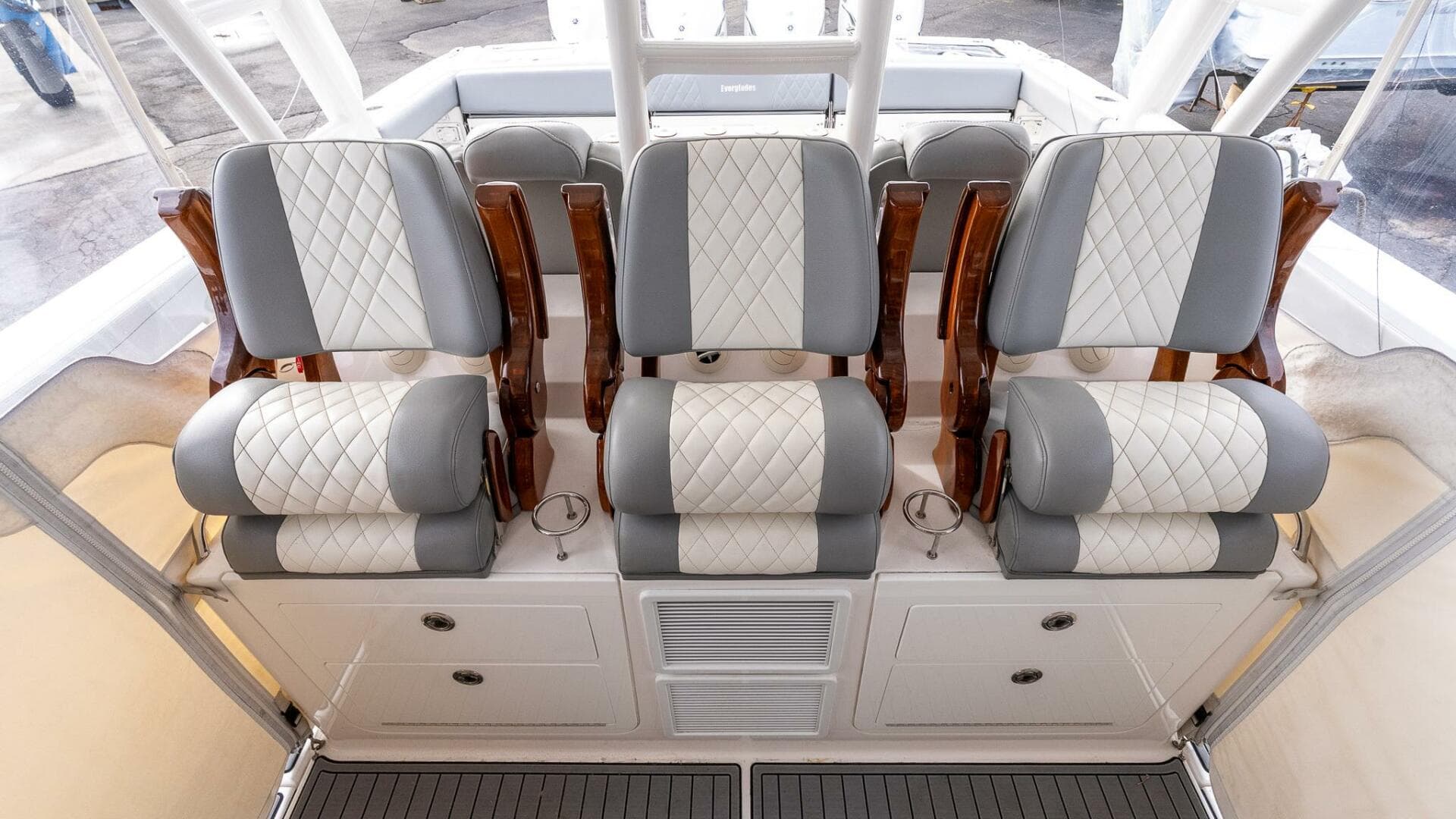 2023 Everglades 455 Center Console — photo 24