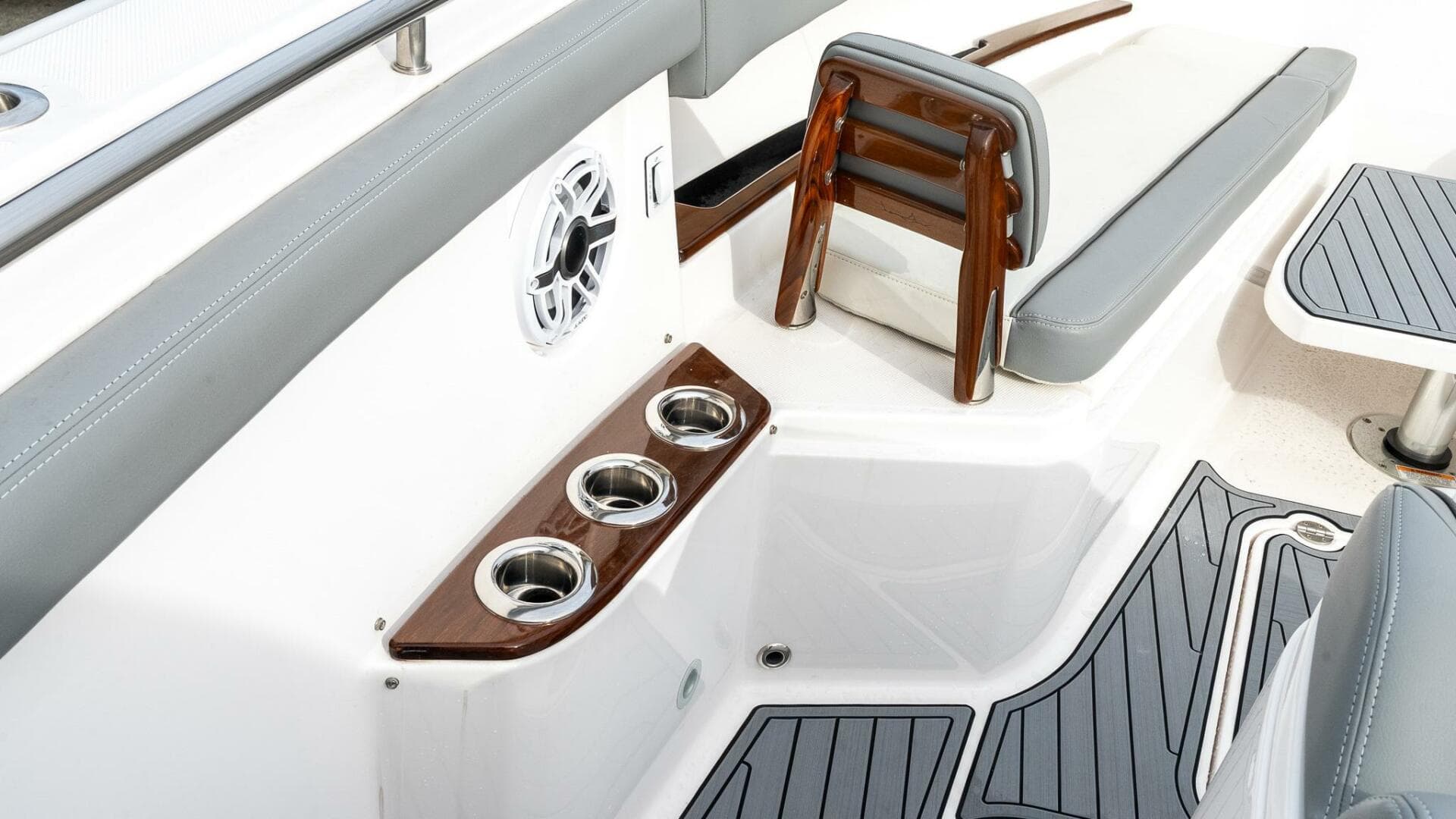 2023 Everglades 455 Center Console — photo 42