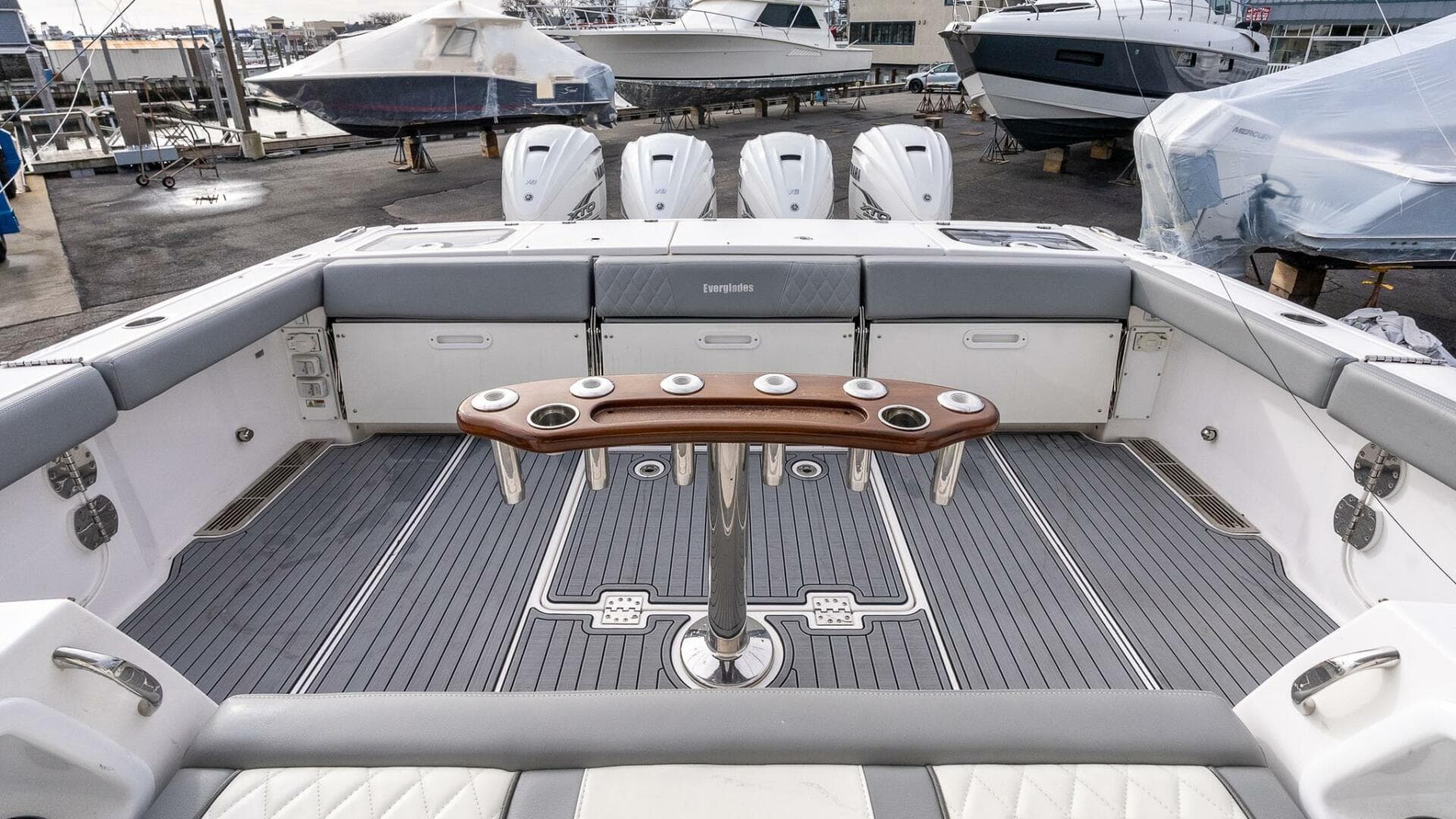 2023 Everglades 455 Center Console — photo 9