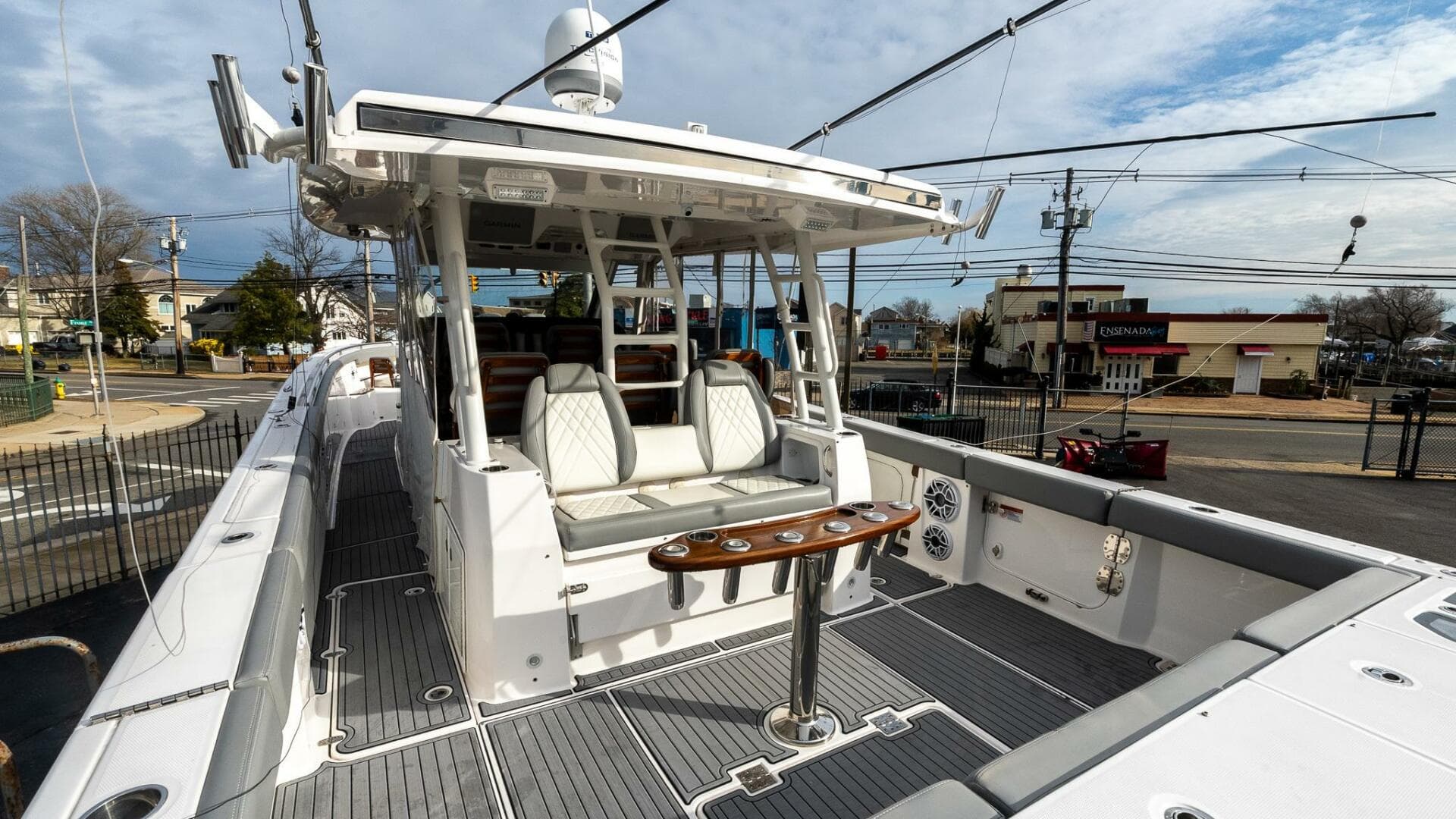 2023 Everglades 455 Center Console — photo 18