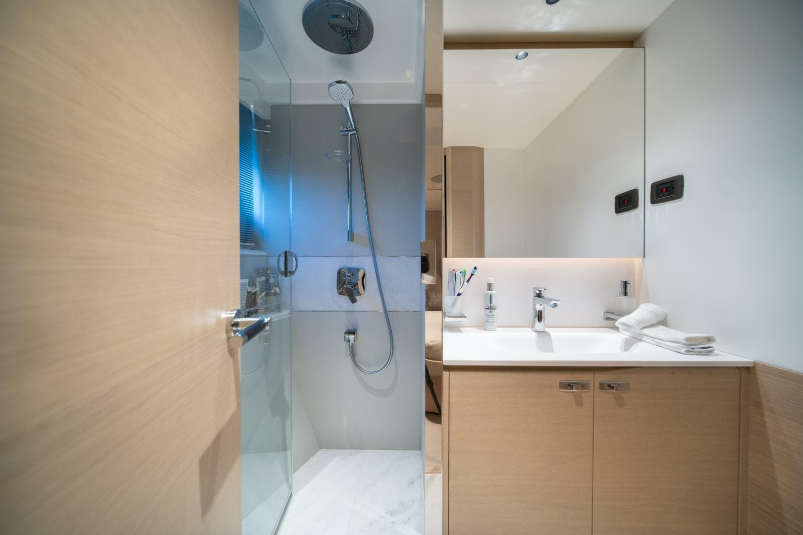 2025 Princess X80 — photo 37