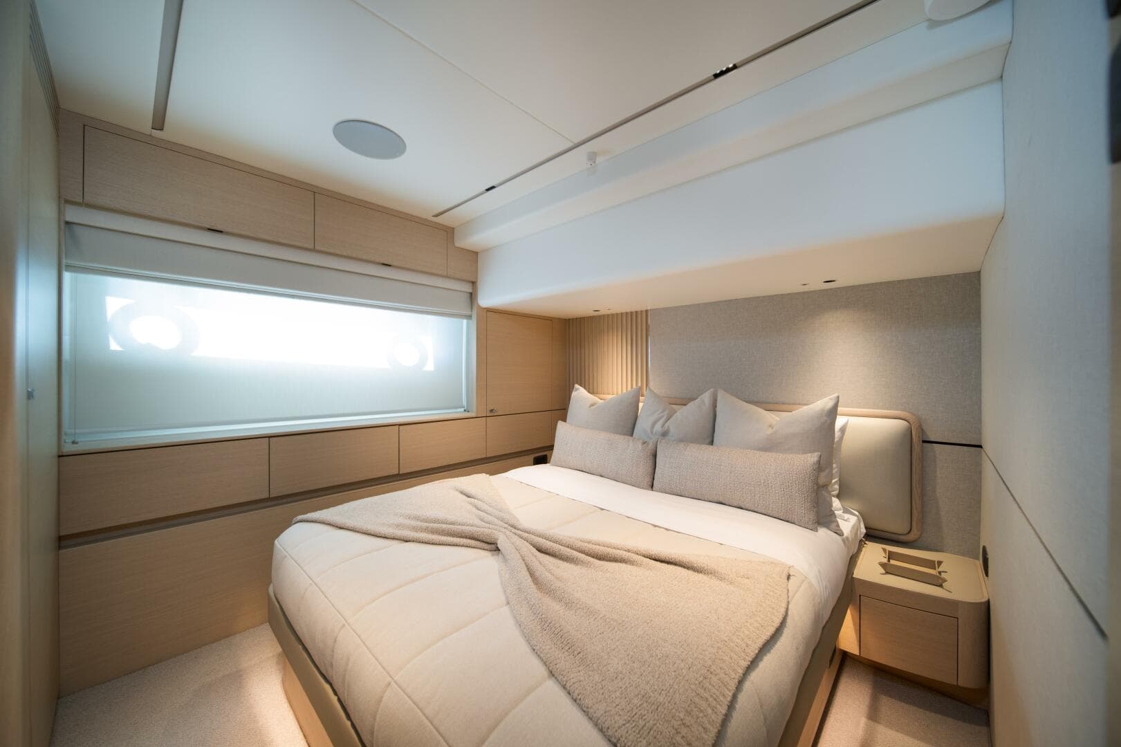 2025 Princess X80 — photo 31