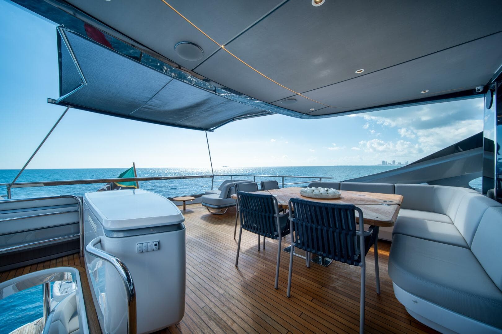 2025 Princess X80 — photo 41