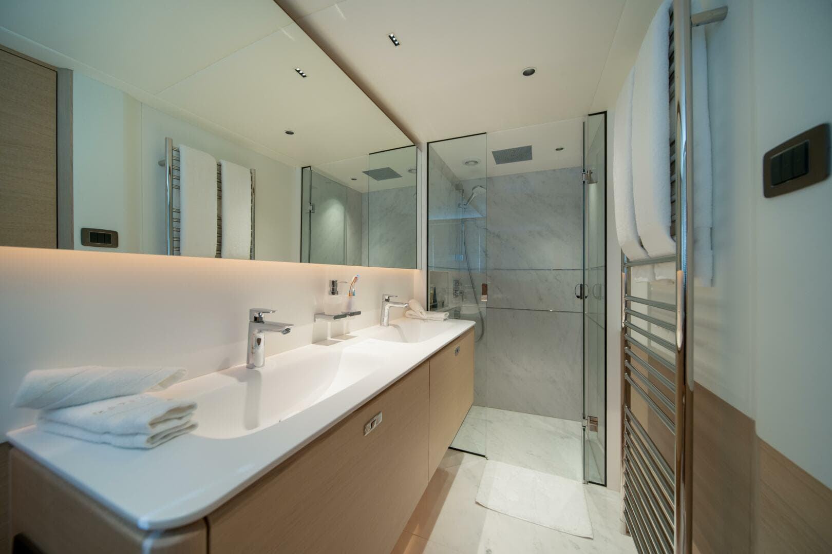 2025 Princess X80 — photo 29