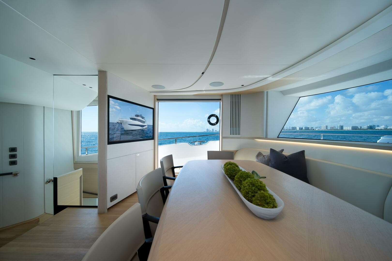 2025 Princess X80 — photo 22