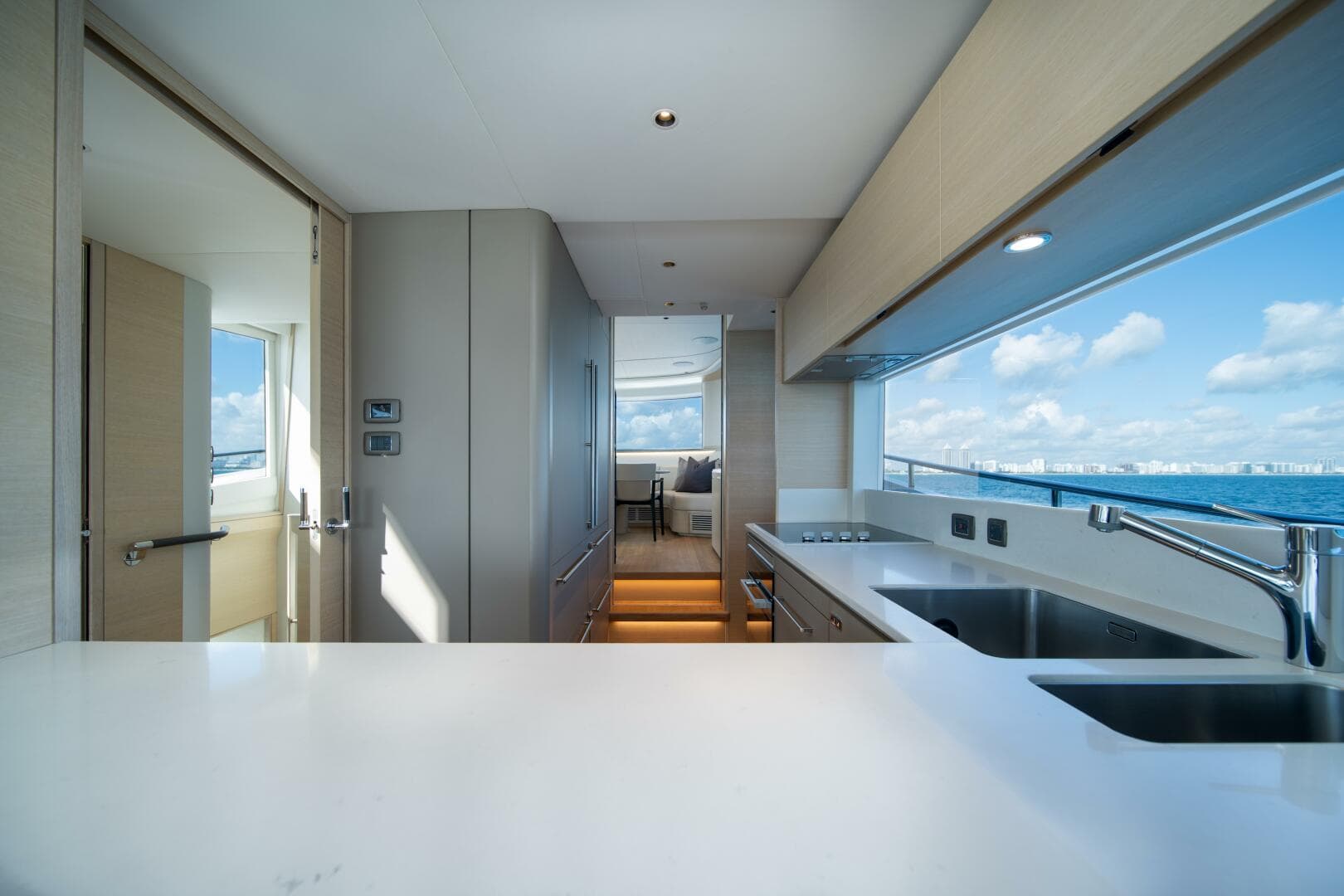 2025 Princess X80 — photo 17