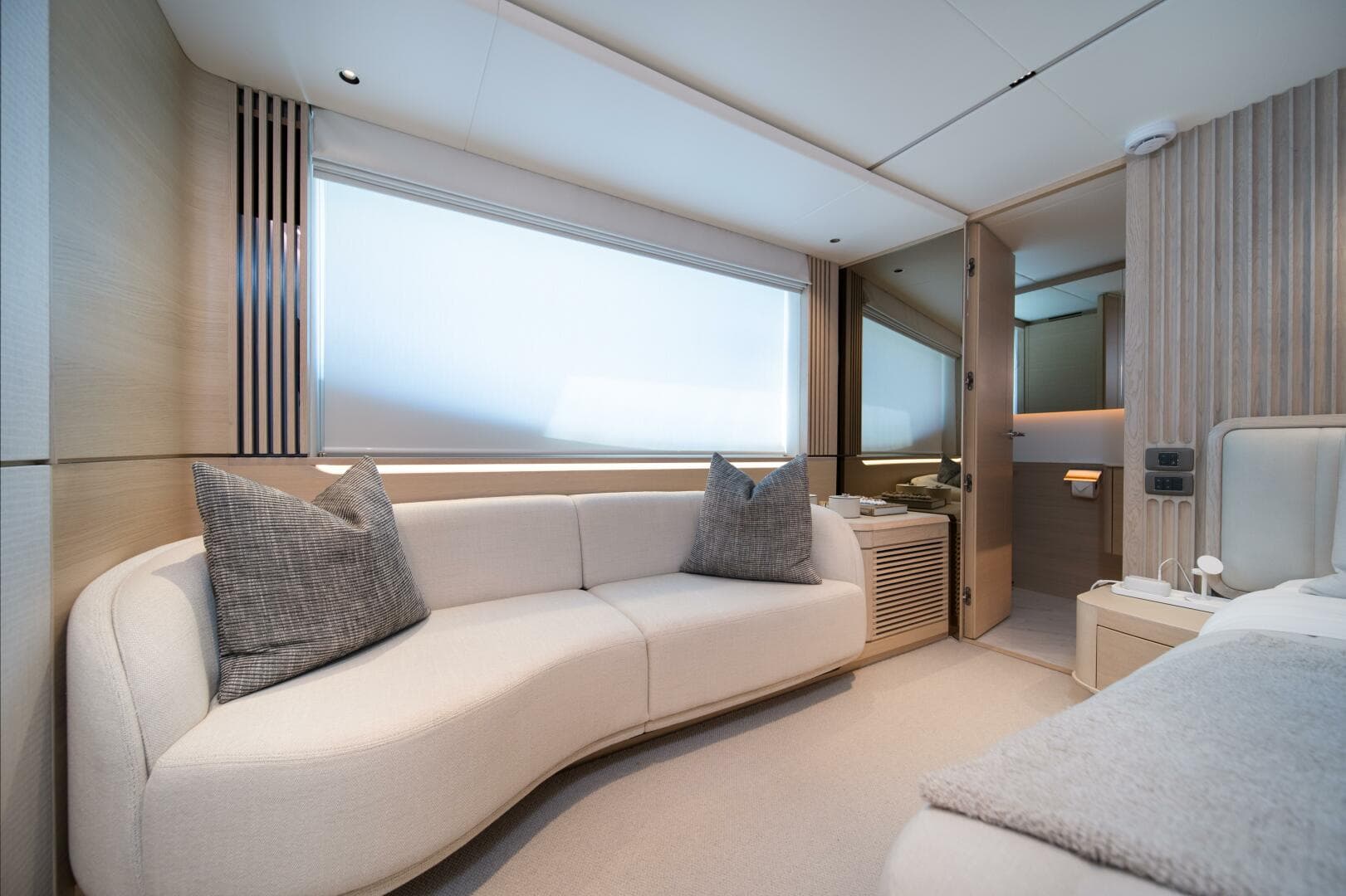 2025 Princess X80 — photo 28