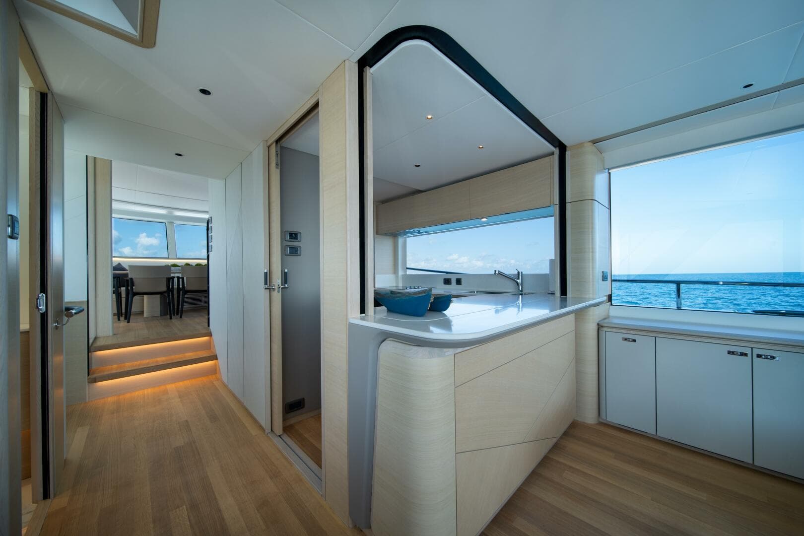 2025 Princess X80 — photo 13